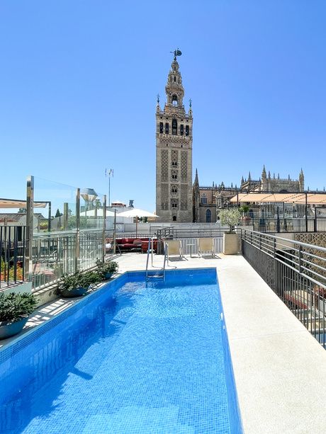 Swimming pool of the EME Catedral Mercer Hotel