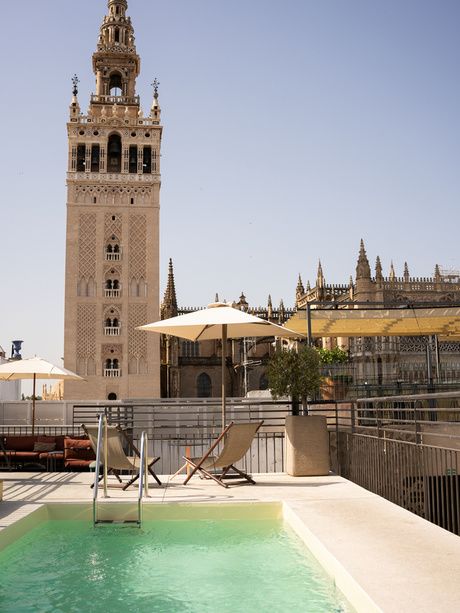 Piscina del Hotel EME Catedral Mercer