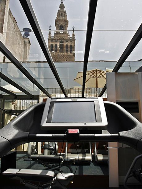 Gym at the EME Catedral Mercer Hotel 