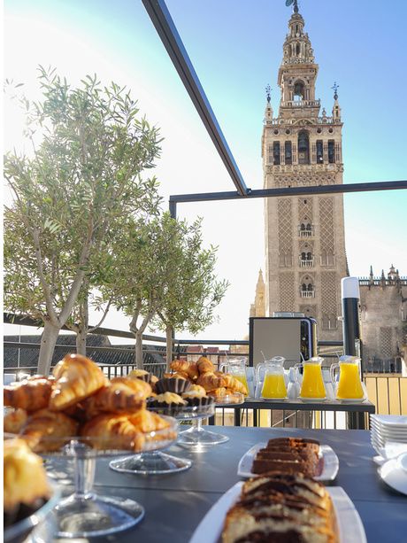 Coffee break en la terraza del Hotel EME Catedral Mercer 