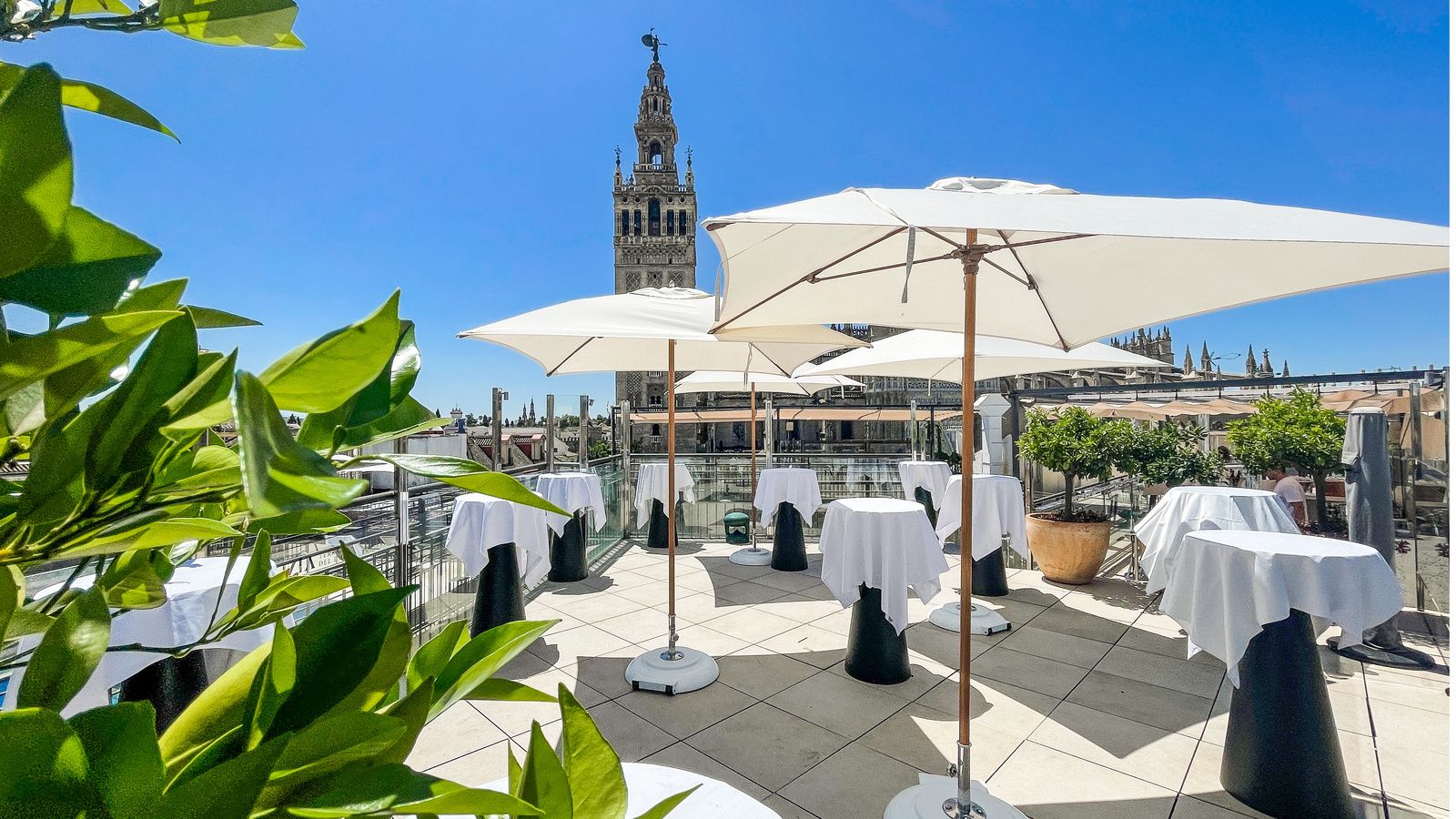 Private event by the terrace of the Hotel EME Catedral Mercer