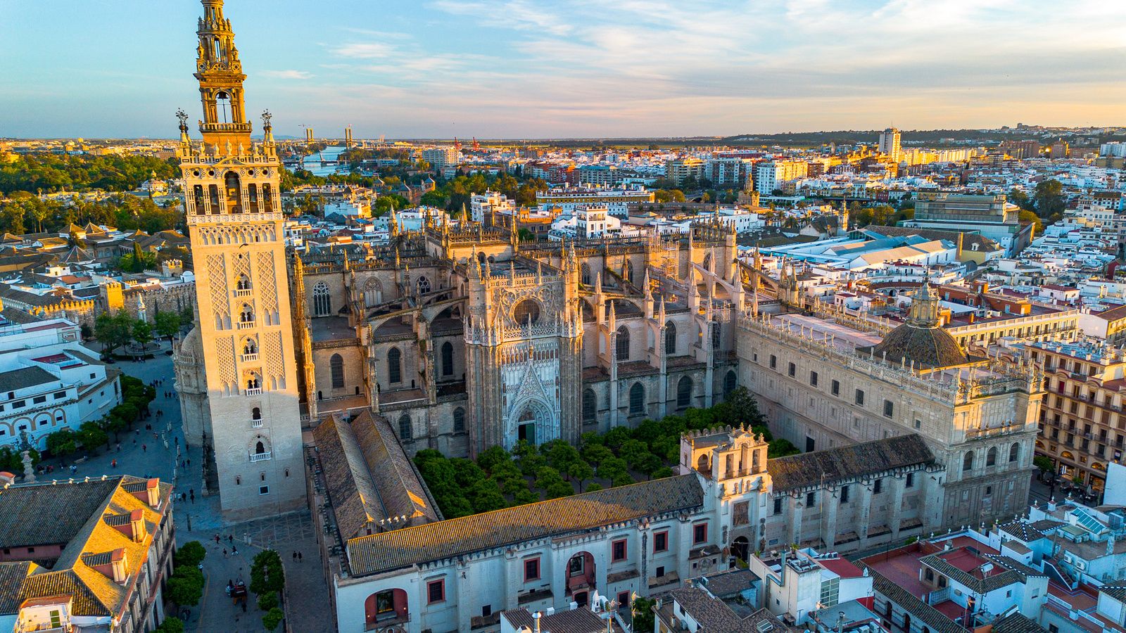 Vista de la Catedral desde el Hotel EME Catedral Mercer en Sevilla