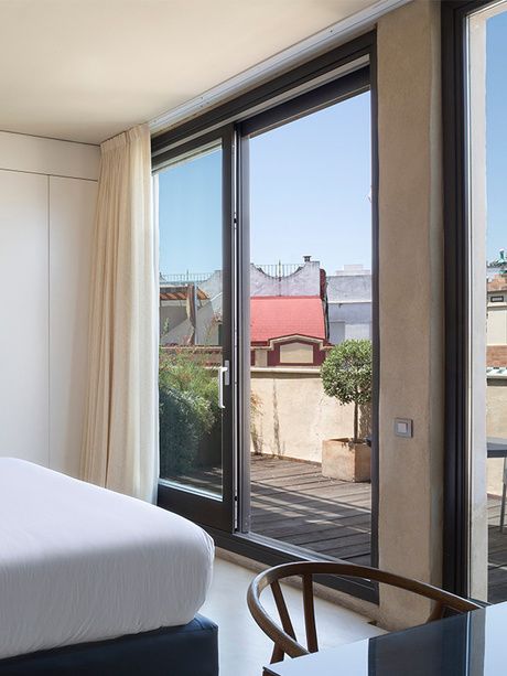 Chambre de luxe et vue sur l'hôtel EME Catedral Mercer