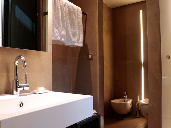 Bathroom of the Standard Room at the EME Catedral Mercer Hotel