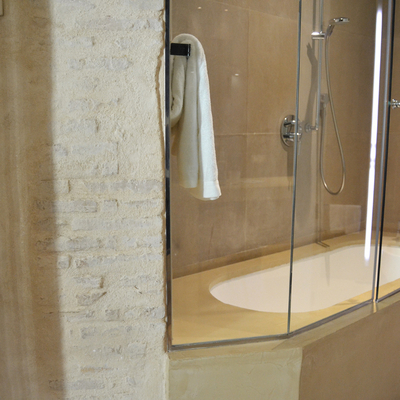 Bathtub of the Deluxe Room at the EME Catedral Mercer Hotel