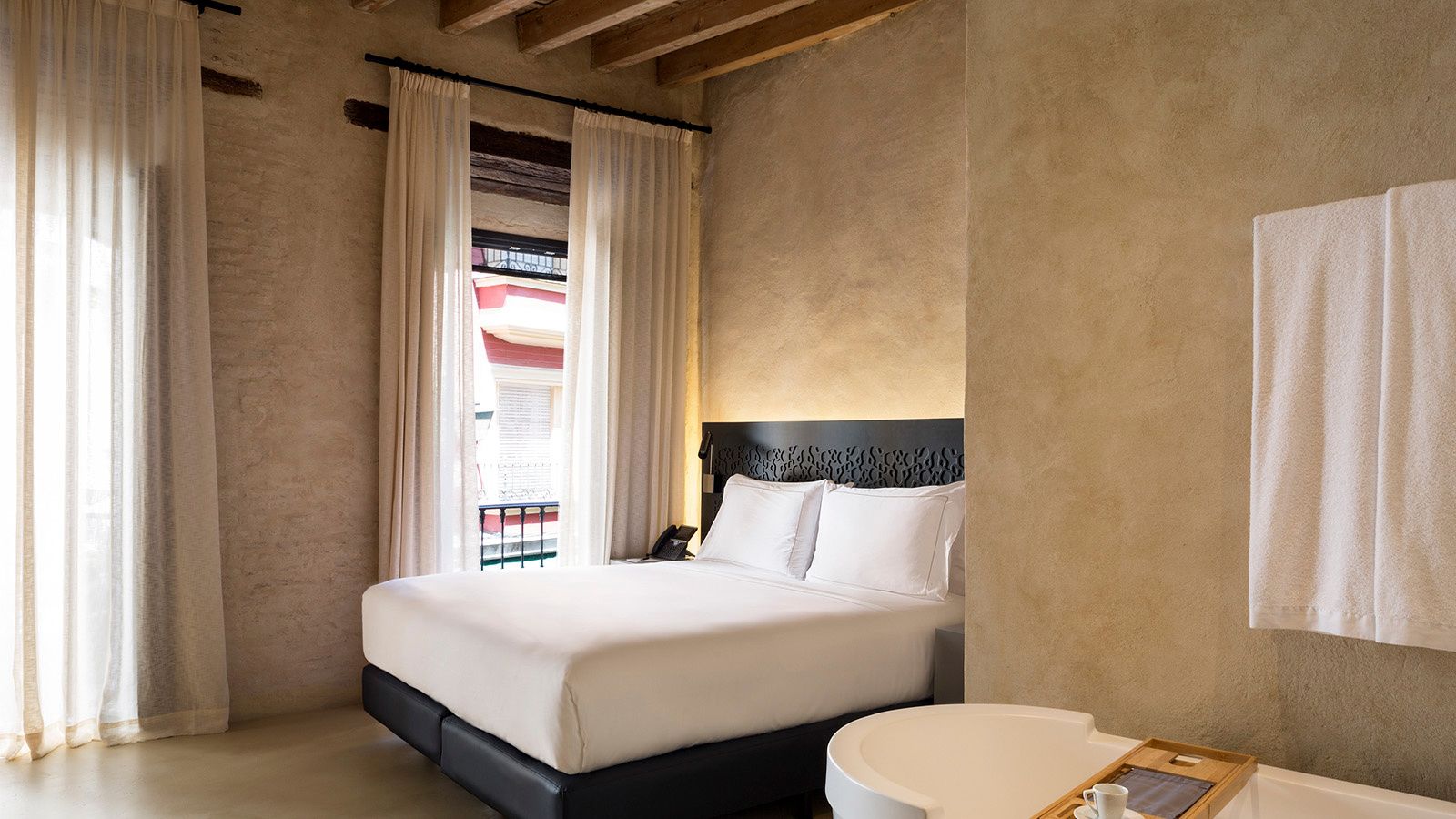 Habitación Grand Deluxe en el EME Catedral Mercer Hotel