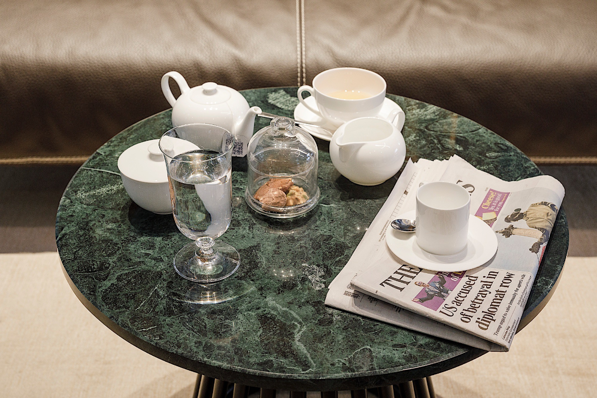 mesa con café y té, Lobby-Bar The Corner