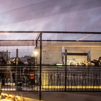Vista nocturna de La Terraza del EME
