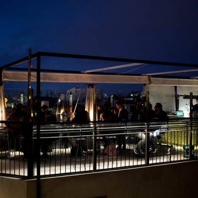 Vista nocturna de La Terraza del EME