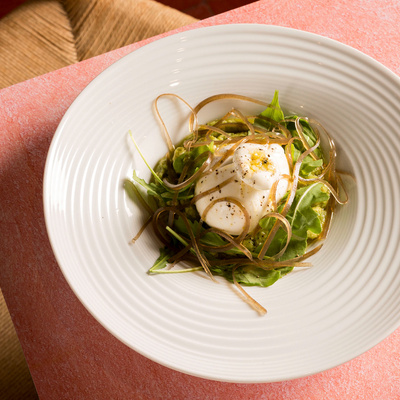 Salade à la burrata du Restaurant Mi Arma à Séville