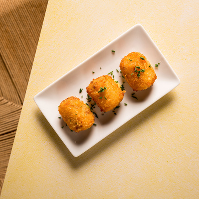 Croquetas cremosas del Restaurante Mi Arma en Sevilla