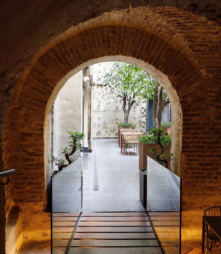 interior courtyard of the EME Catedral Mercer hotel