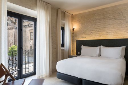 Room with views to the Seville Cathedral at the EME Catedral Mercer Hotel